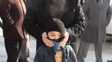 AK Parti Sahaya İnerek Soğuk Havayı Isıttı
