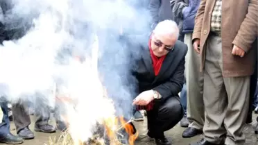 CHP'li Öğüt Atın Çektiği Traktöre Bindi,Saman Balyası Yaktı