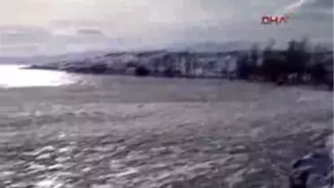 Çıldır Gölü'nün Yüzeyi Buz Tuttu
