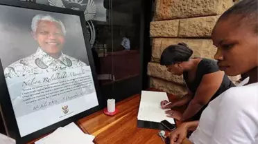 Mandela Son Yolculuğuna Uğurlanıyor