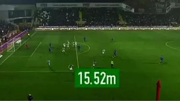 Donk'un Posizyonundan Önce 15 Metre İleriden Taç Atıldı