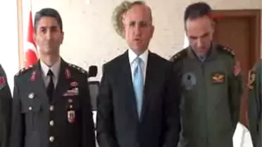 Vali Yurdakul'dan Hasta Kurtaran Pilotlara Takdirname