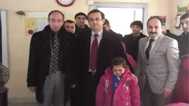 Digor'da Öğrencilere Kışlık Giyecek Yardımı Yapıldı