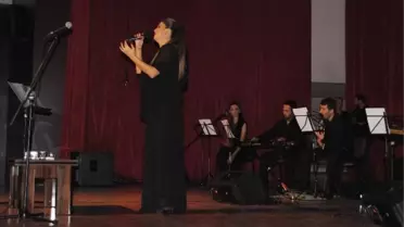 Nadide Sultan Hem Coştu Hem Coşturdu
