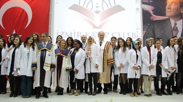 İkçü Diş Hekimliği Fakültesinde Beyaz Önlük Heyecanı
