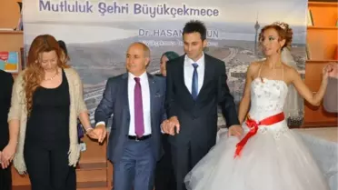 Başkan, Önce Nikah Kıydı Sonra Horon Tepti