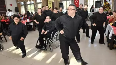 Buca'da Engellilere Özel Yılbaşı Eğlencesi