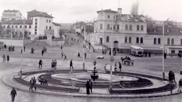 Kapı Kapı Dolaşarak Eski Fotoğrafları Topladı