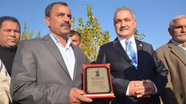 Abdallar ve Davulcular Derneği'nden Başkan Kara'ya Teşekkür Plaketi