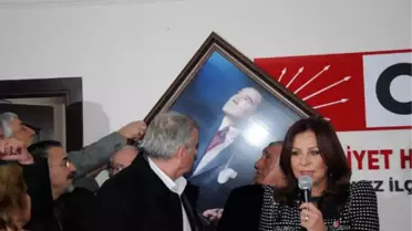 Arkasındaki Tablo Düşen CHP'li Aday: Atatürk Beni Uyardı