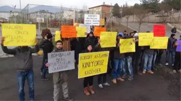 Karabük'te Uludere'de Ölenleri Anan Öğrencilere Saldırı
