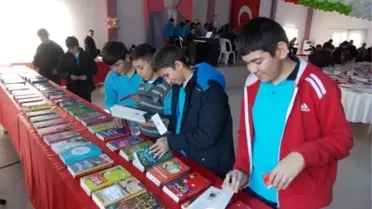 Gömeç'te Kitap Fuarı Açıldı