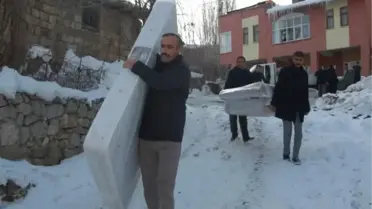 Hakkari'de Evi Yanan Aileye HAGİAD Yardım Eli Uzattı