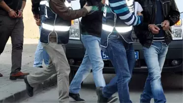 İzmir'deki Sınav Çetesi Operasyonunda 4 Kişi Tutuklandı