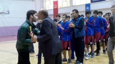 Bozüyük İMKB Anadolu Lisesi Basketbol Takımı İl Üçüncüsü Oldu