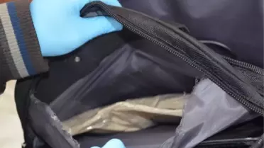 Dizüstü Bilgisayar Çantasından 4 Kilo 74 Gram Eroin Çıktı