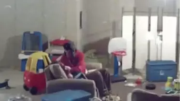 Otistik Çocuğa Bakıcıdan Dayak