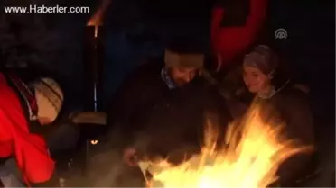 Sarıkamış şehitleri için çadır kurup kampa girdiler -