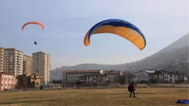 Yamaç Paraşütçüleri Ali Dağı'ndan Yılın İlk Uçuşunu Yaptı