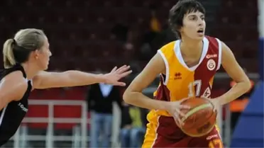 Alba Torrens'e Büyük Onur