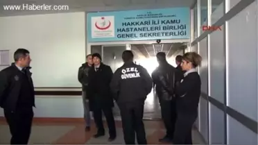 Hakkari'de İşten Çıkarılan Güvenlikçiler Protesto Eylemi Yaptı