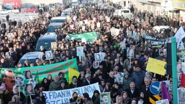 Paris'te Öldürülen PKK'lı 3 Kadın İçin Yürüyüş Düzenlendi