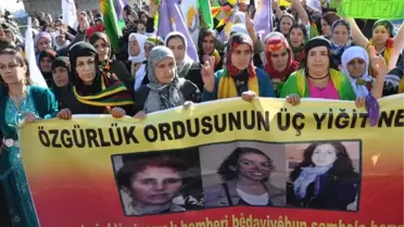 Paris'te Öldürülen PKK'lı Kadınlar,Van ve Çukurca'da Anıldı