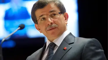 Davutoğlu: 'Suriye halkı aç bırakılarak bir şekilde etnik kıyım yapılıyor' -