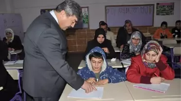Osmaniye'deki Suriyeliler, Türkçe Öğreniyor