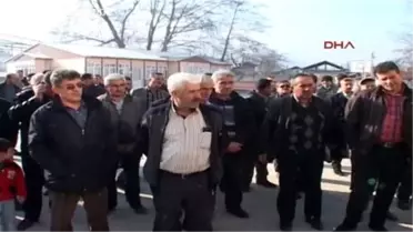 Veliler Tepki Olarak Çocuklarını 3 Gün Okula Göndermeyecek