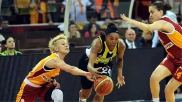 Galatasaray Odeabank: 76 Fenerbahçe: 70