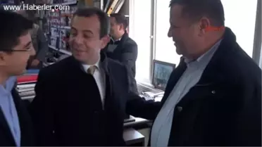 CHP'li Özcan Pankartın Sökülmemesini Eleştirdi: Hukuk Cinayeti İşleniyor