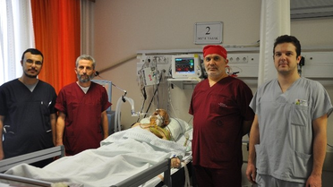 83 Yaşındaki Hastaya Yemek Borusu Ameliyatı