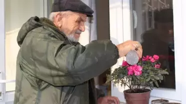 Sevdiği Kadını 53 Yıldır Bekliyor