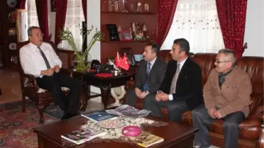 Okul Aile Birliğinden Nevşehir Belediye Başkanına Plaket
