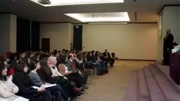 Uaü Öğrencilere Sosyal Medyayı Anlattı