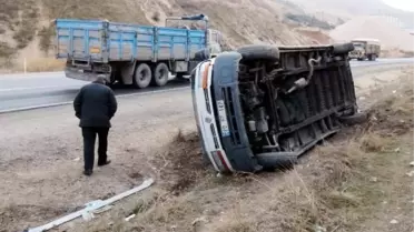Adana'da Yolcu Minibüsü Devrildi: 5 Yaralı