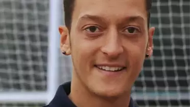 Ünlü Futbolcu Mesut Özil'in Babasının Villası Soyuldu
