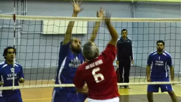 Ödüllü Voleybol Turnuvası Başladı