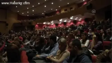 Hastaneden Gelip Sahneye Çıktı