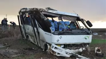 İşçi Servisi Takla Attı: 22 Yaralı