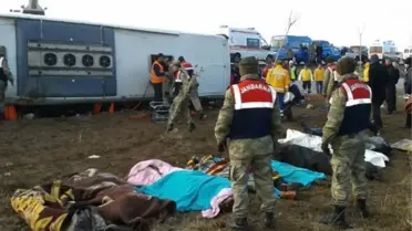 Sivas'ta Yolcu Otobüsü Devrildi: 9 Ölü