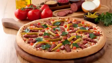 Domino's Kebap Lezzetini Pizzaya Taşıyor