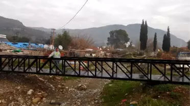 Söke'de Çay İçi Parakendelerine Üç Adet Yaya Köprüsü