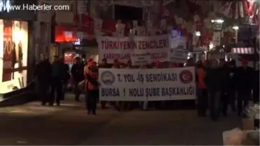 Kütahya'da İşçilerden Soğuk Havada Yarı Çıplak Eylem