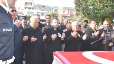 Eski Bakanlardan Yücelen Mersin'de Toprağa Verildi