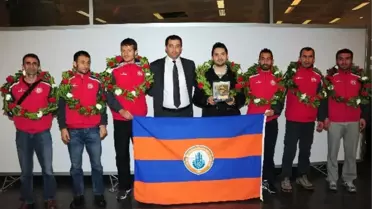 Avrupa 3.'sü Olan Atletler Yurda Döndü