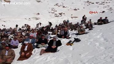 Çığ Altında Kalan 4 İranlı'dan 2'sinin Cesetlerine Ulaşıldı