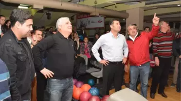 Başkan Kocadon, Yalı Gençleri ile Bowling Oynadı