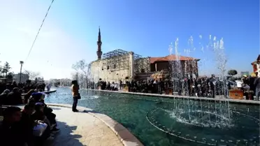 Hacı Bayram Camii'si Dolup Taşıyor